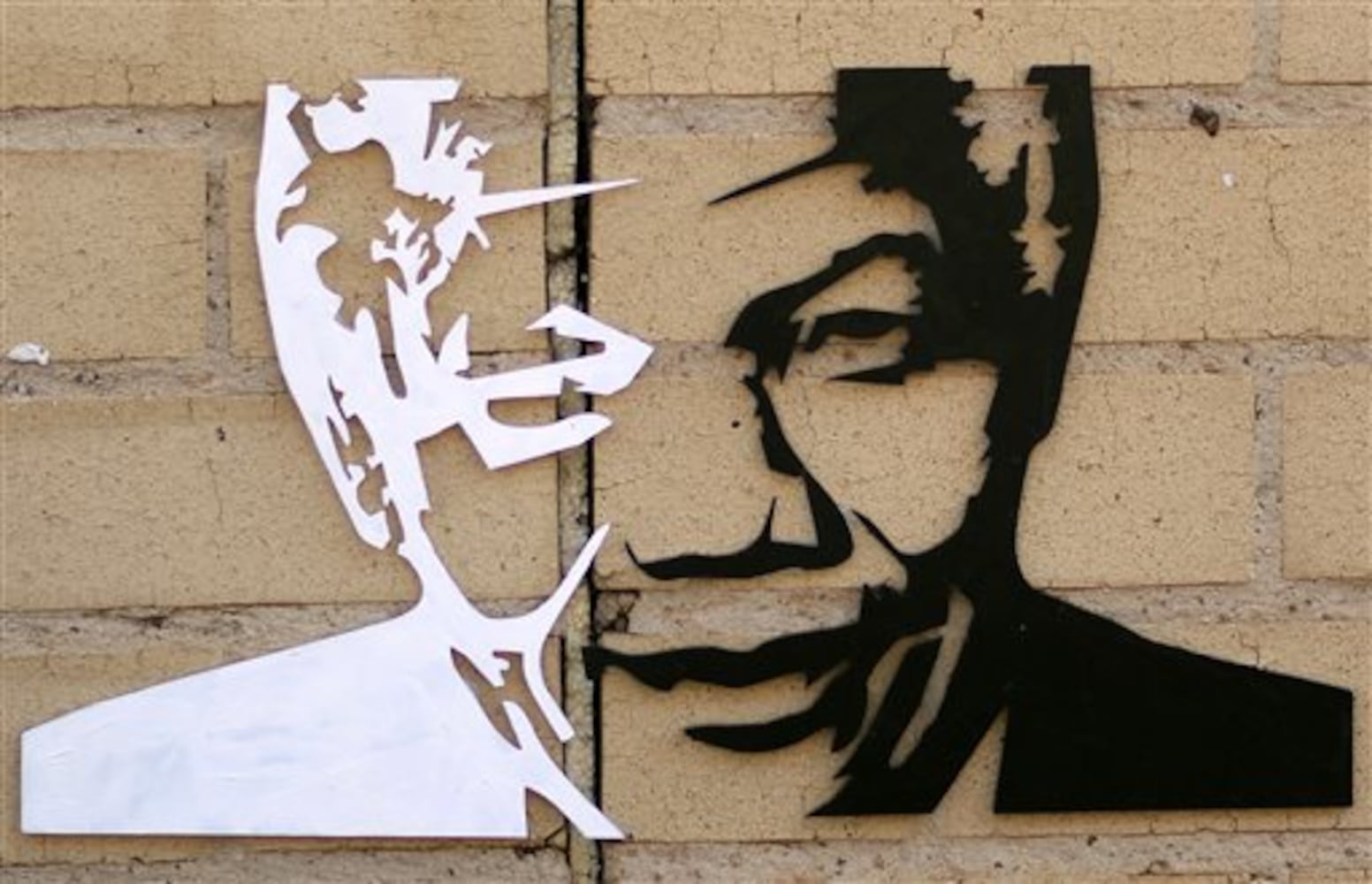 Artistic photos of Nelson Mandela around the world