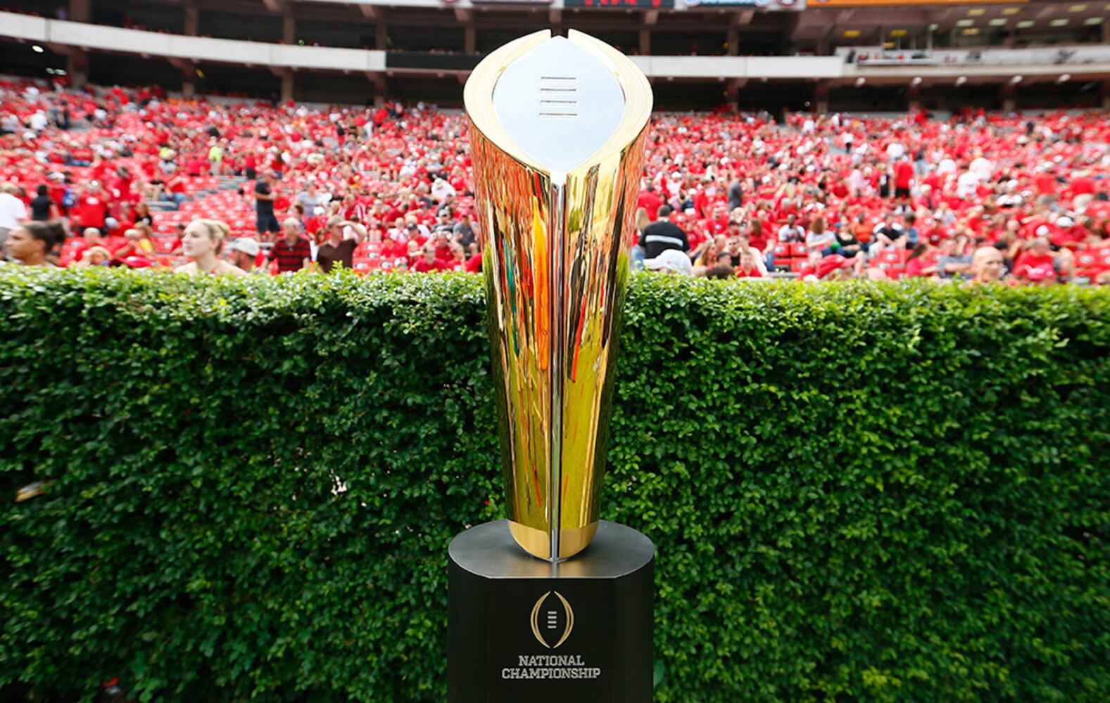 Favorites to win college football championship