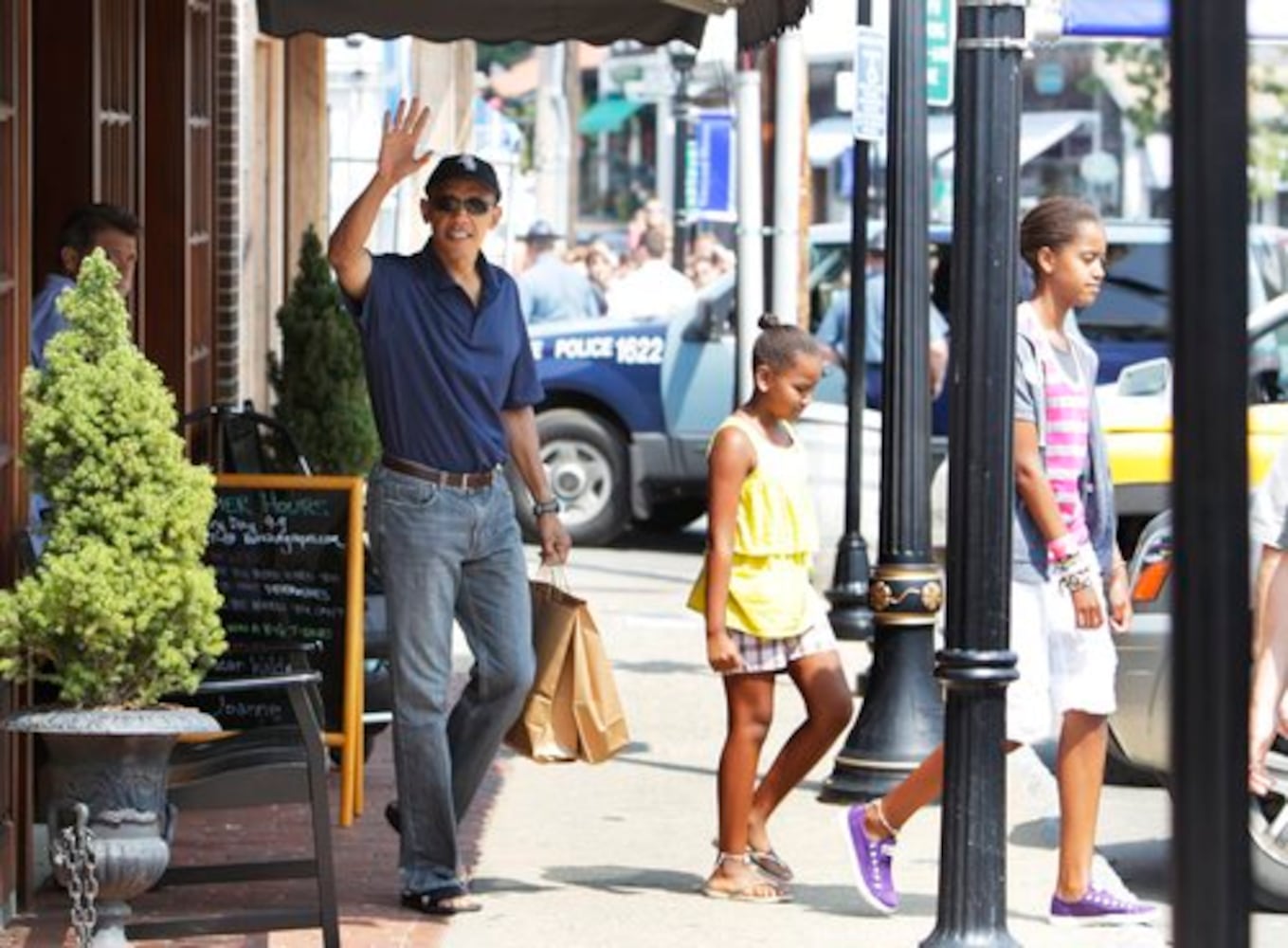 Obama has vacation on Martha's Vineyard