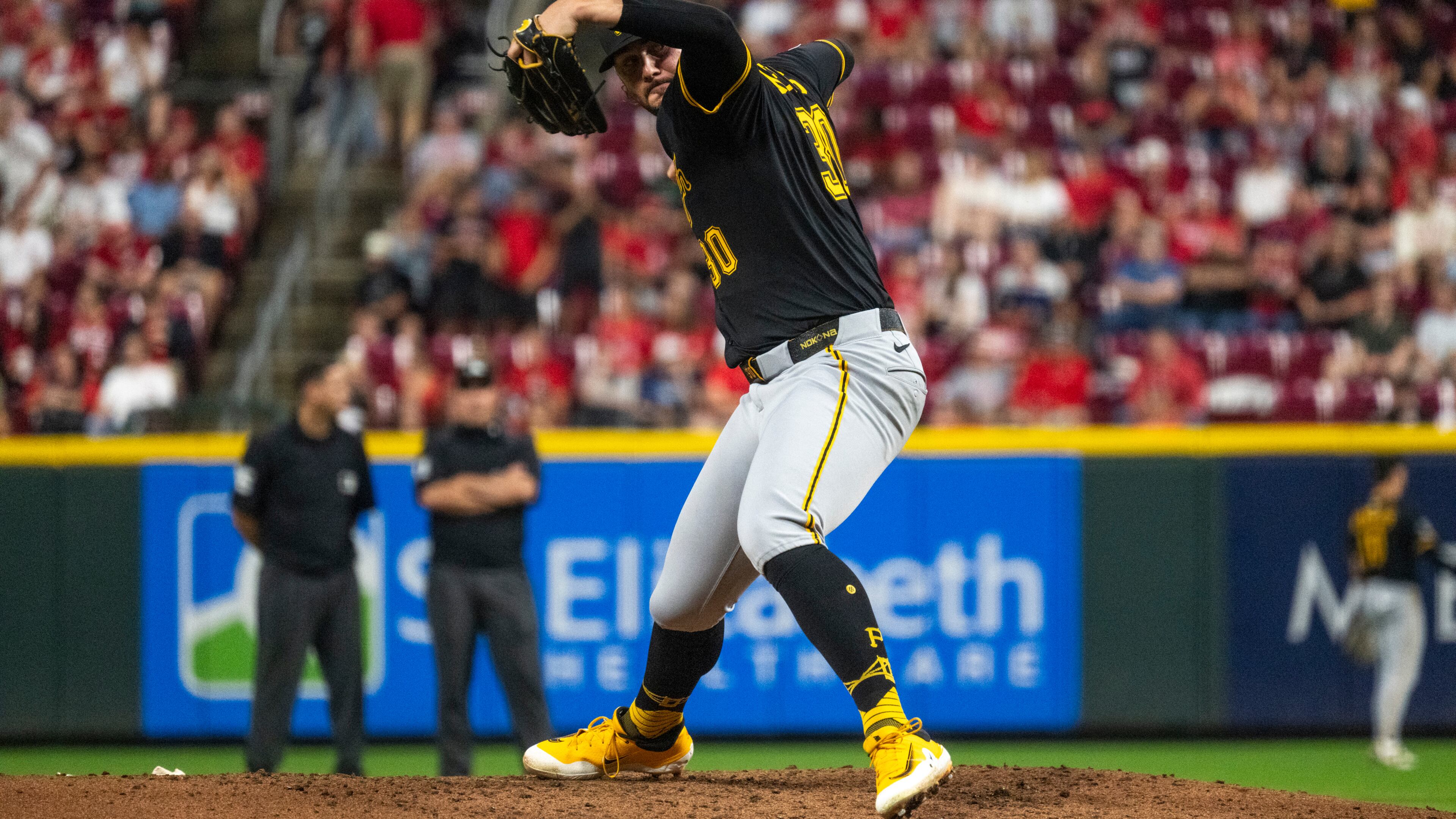 Pittsburgh Pirates pitcher Paul Skenes delivers in the fourth inning of a baseball game against the Cincinnati Reds, Wednesday, Sept. 24, 2025, in Cincinnati. (AP Photo/Michael Swensen)