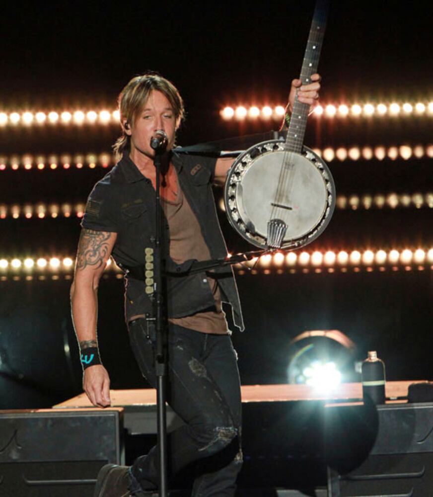 Keith Urban plays Verizon Wireless Amphitheatre