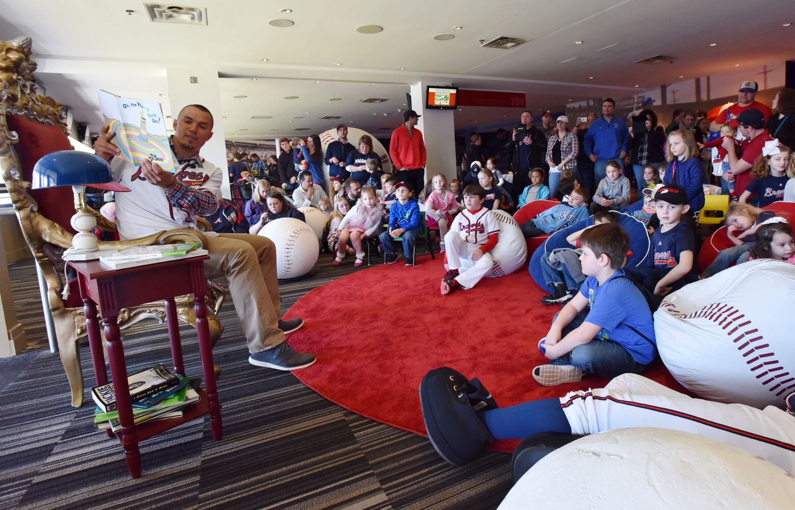 Braves greet fans at Turner Field