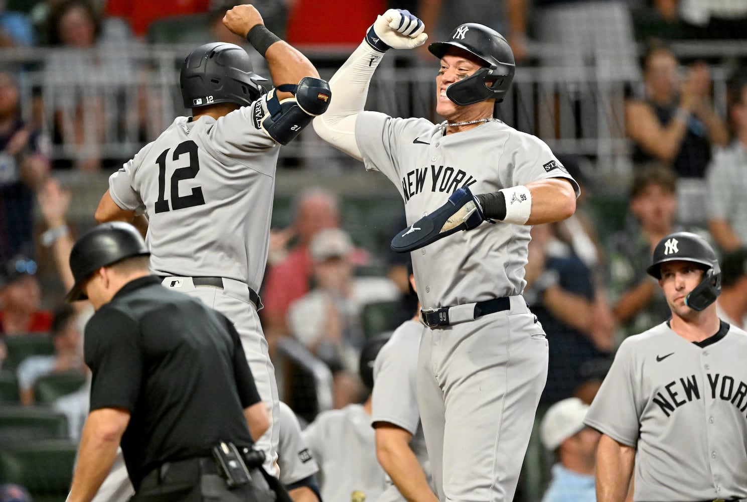 Game 2 of Braves vs Yankees