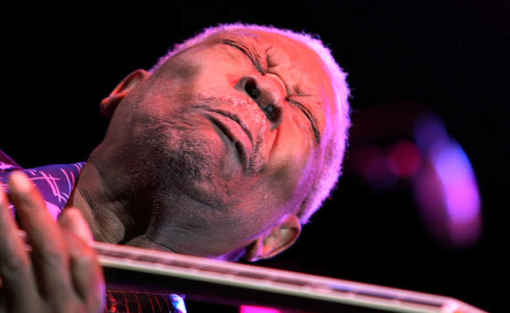 B.B. King performs in Mableton