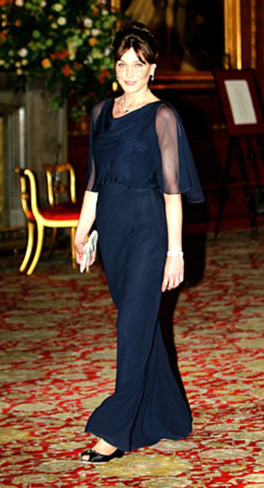 France's first lady makes a splash with Brits
