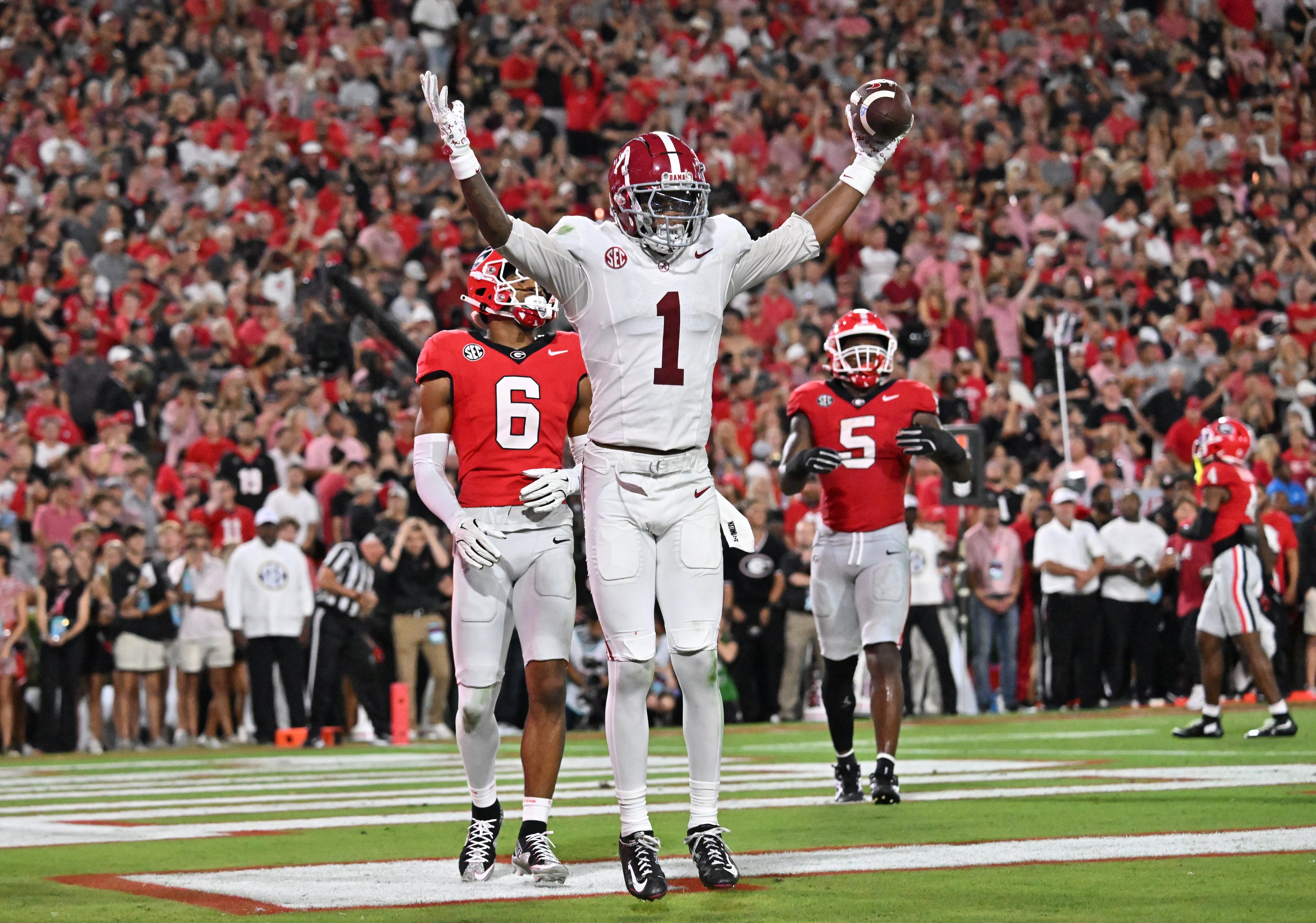 Alabama wide receiver Isaiah Horton (1) celebrates after scoring a touchdown during the first half in an NCAA football game at Sanford Stadium, Saturday, September 27, 2025, in Athens. (Hyosub Shin / AJC)