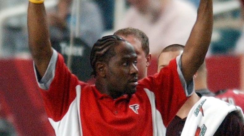 Former Atlanta Falcon safety Keion Carpenter, shown in 2004, died days after Christmas in a freak accident. Carpenter, who had been coaching a Gwinnett County high school football team, was known for his positive attitude, faith and a willingness to give back to his community. (CURTIS COMPTON/AJC staff)