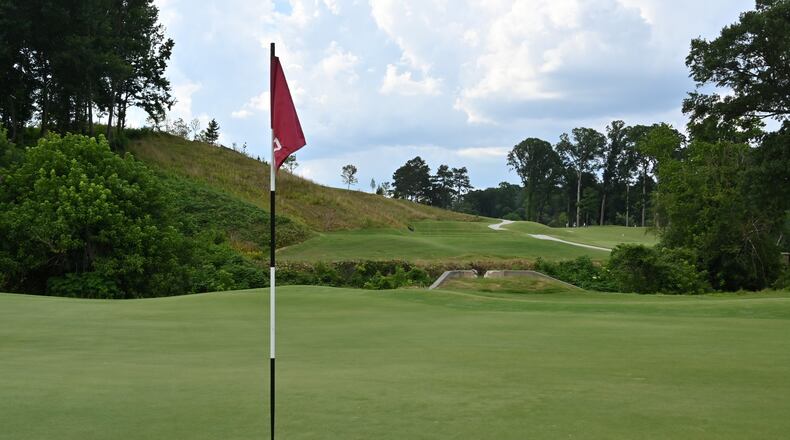 View of the 7th green on the Azalea course at Bobby Jones Course in Atlanta. (Hyosub Shin / Hyosub.Shin@ajc.com)