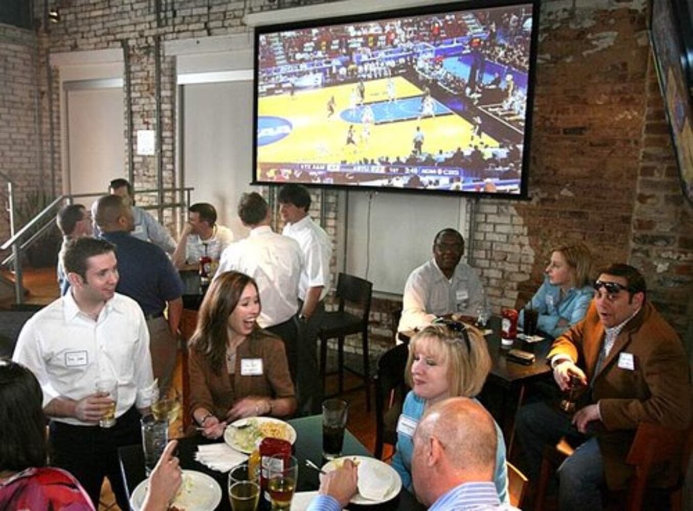 Atlanta sports bars busy with NCAA fans