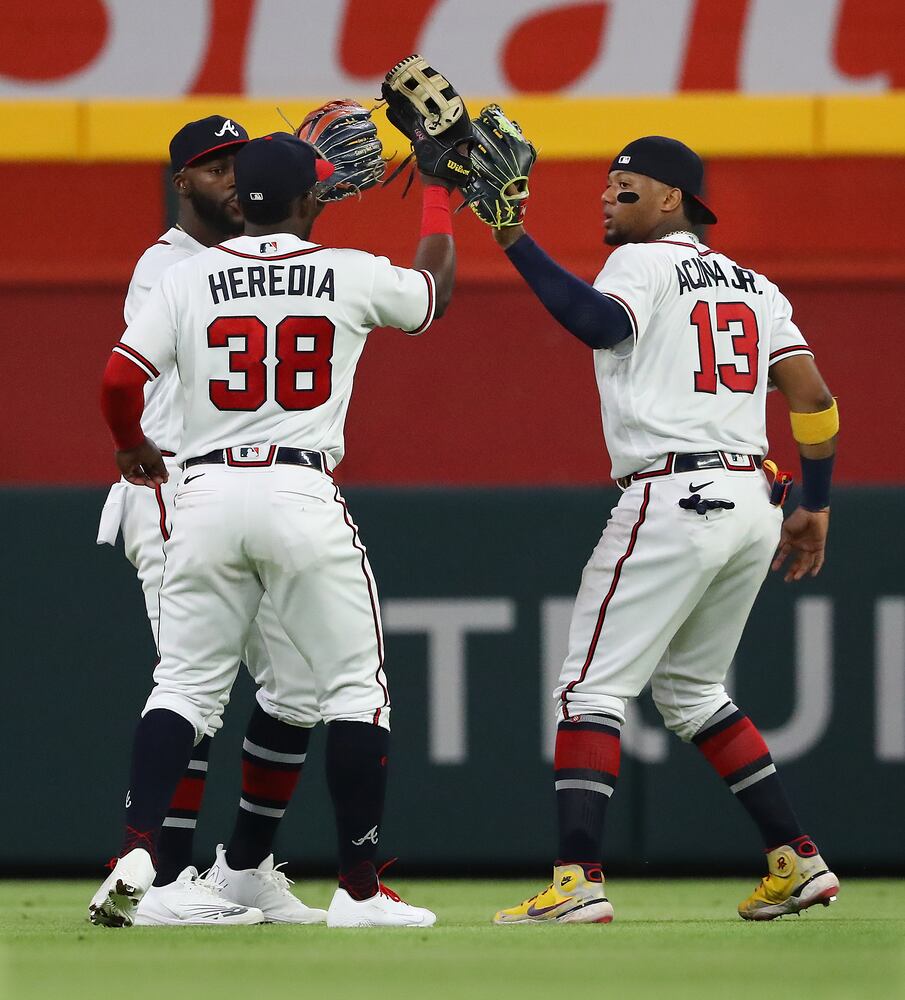 BRAVES PHOTO