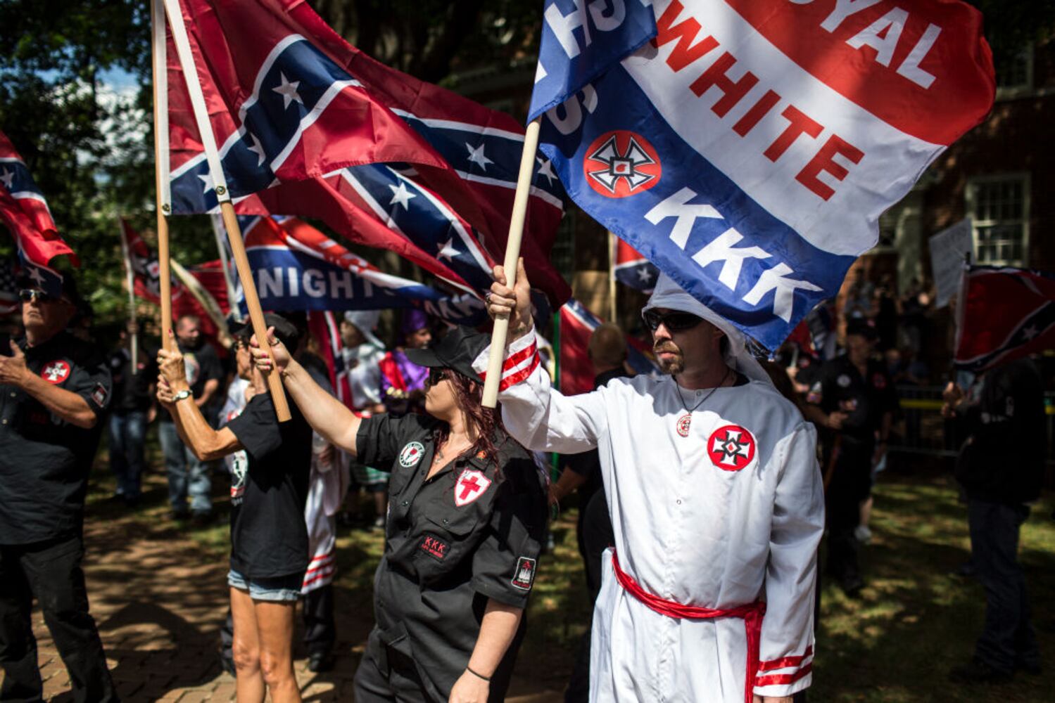 protesters clash with kkk at rally in charlottesville