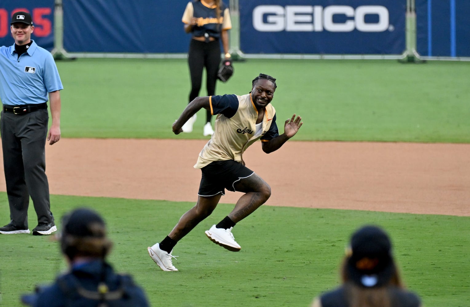PHOTOS: Futures and Celebrity softball