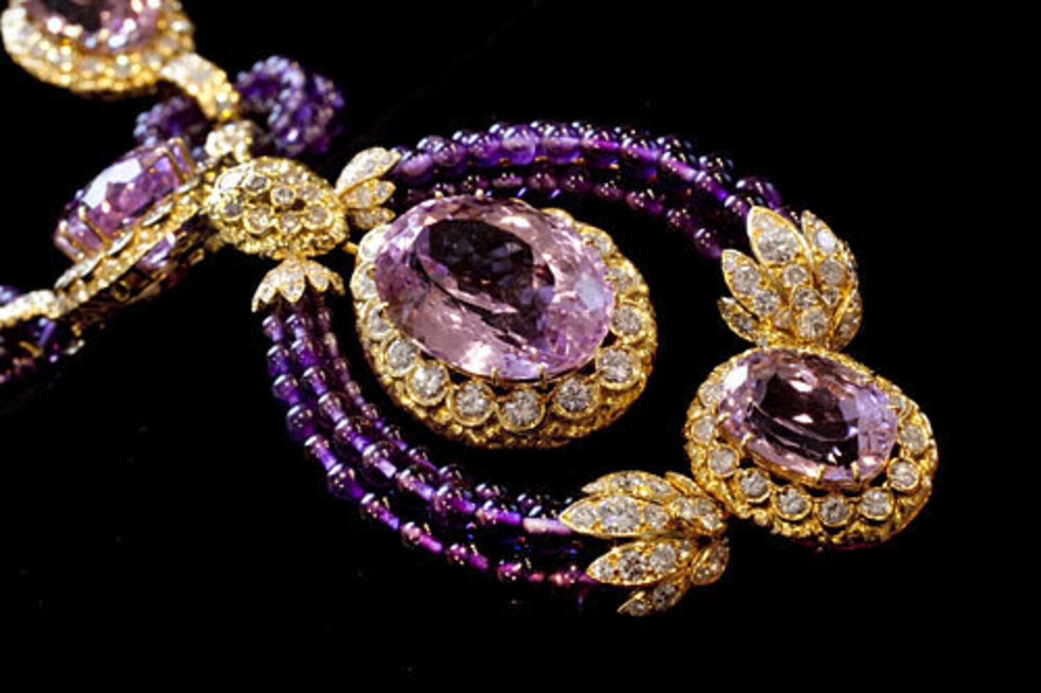 Elizabeth Taylor's jewels come to auction