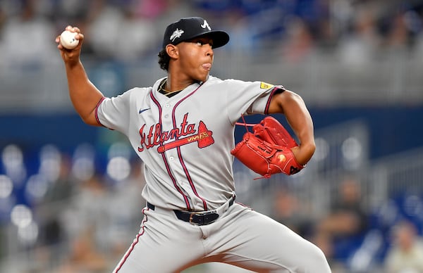 Atlanta Braves pitcher Didier Fuentes throws to a Miami Marlins batter during the first inning of a baseball game, Friday, June 20, 2025, in Miami. (AP Photo/Michael Laughlin)