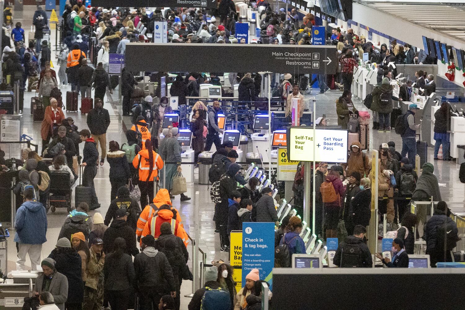 LAST-MINUTE HOLIDAY TRAVELERS