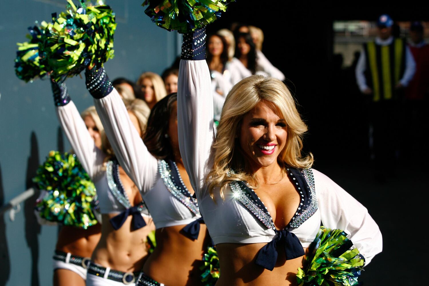NFL cheerleaders and fans, Week 9