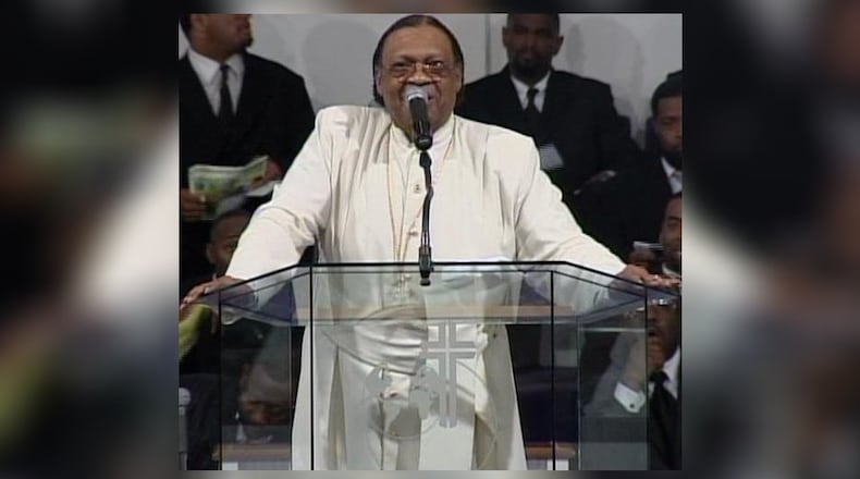 Bishop James Morton, noted for his singing, preaching and building a Decatur megachurch, died at 76.