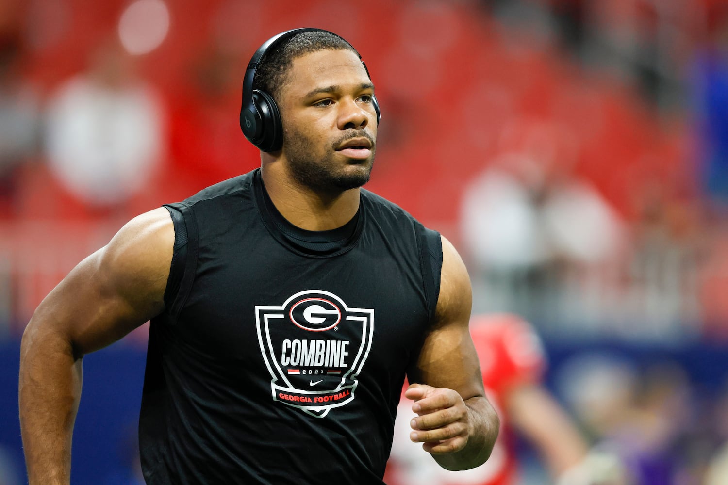 Georgia Bulldogs linebacker Jamon Dumas-Johnson (10) warms up before facing the LSU Tigers in the SEC Championship Game at Mercedes-Benz Stadium in Atlanta on Saturday, Dec. 3, 2022. (Jason Getz / Jason.Getz@ajc.com)