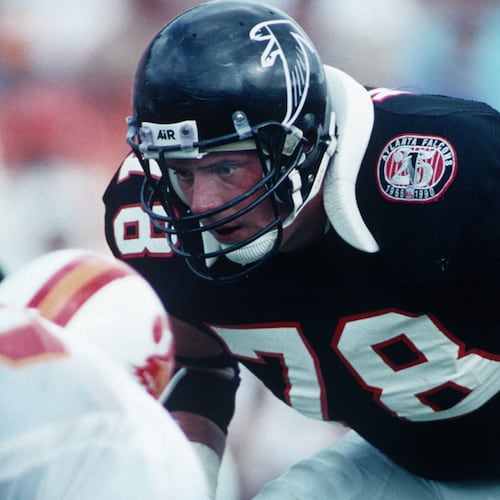 Tackle Mike Kenn (78) of the Atlanta Falcons sets for a play against the Tampa Bay Buccaneers in 1990. (Al Messerschmidt/AP)