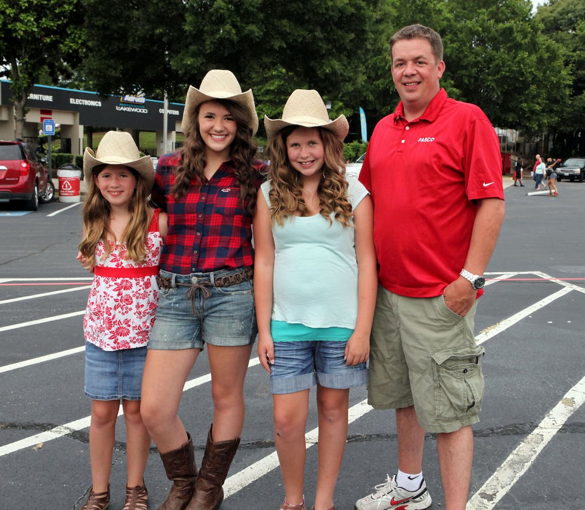 Country stars rock Aaron's Amphitheatre at Lakewood
