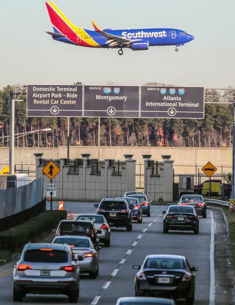 Holiday travelers navigate Atlanta's Hartsfield-Jackson