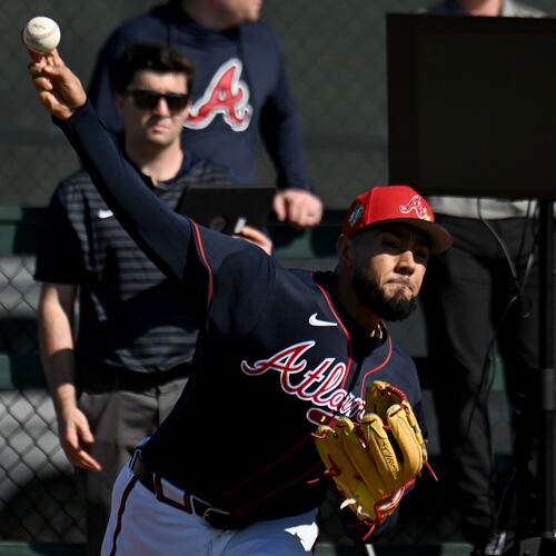 Braves reliever Robert Suarez throws during spring training workouts Thursday, Feb. 12, 2026, at CoolToday Park in North Port, Fla. (Hyosub Shin/AJC)