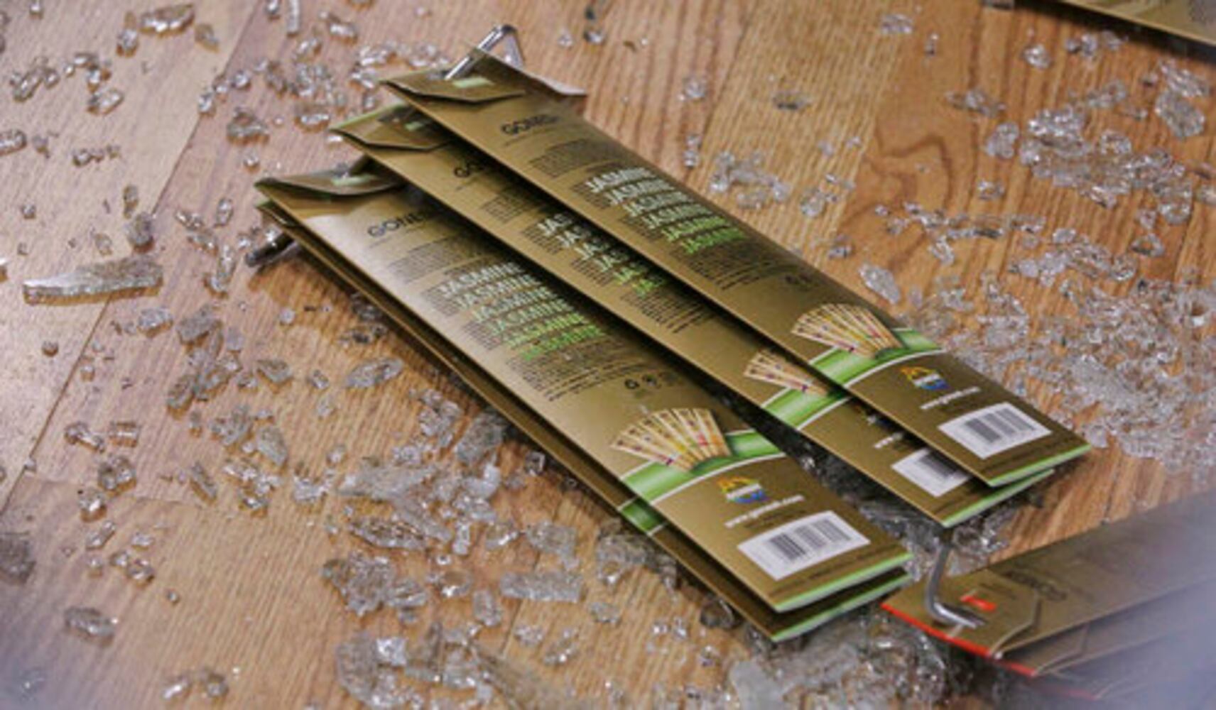 Thieves hit beauty supply store