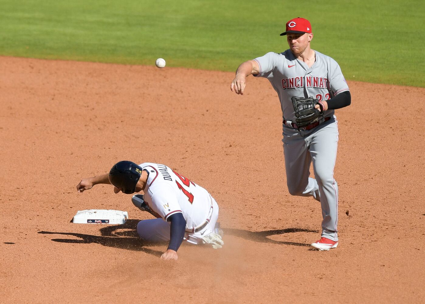 041122 BRAVES PHOTO