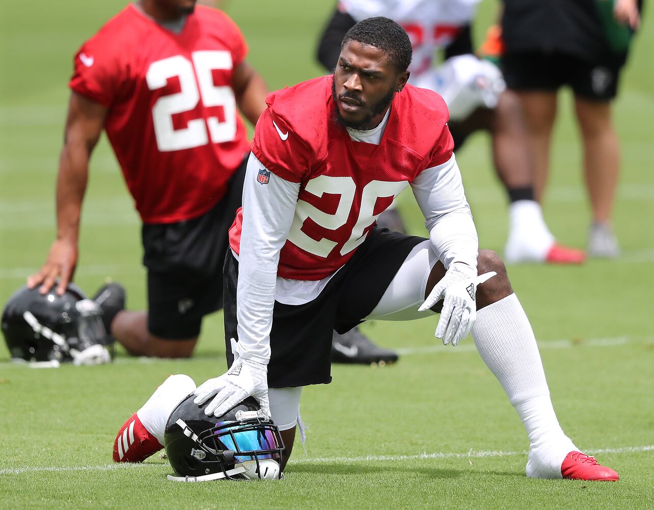 Photos: Falcons are back on the field