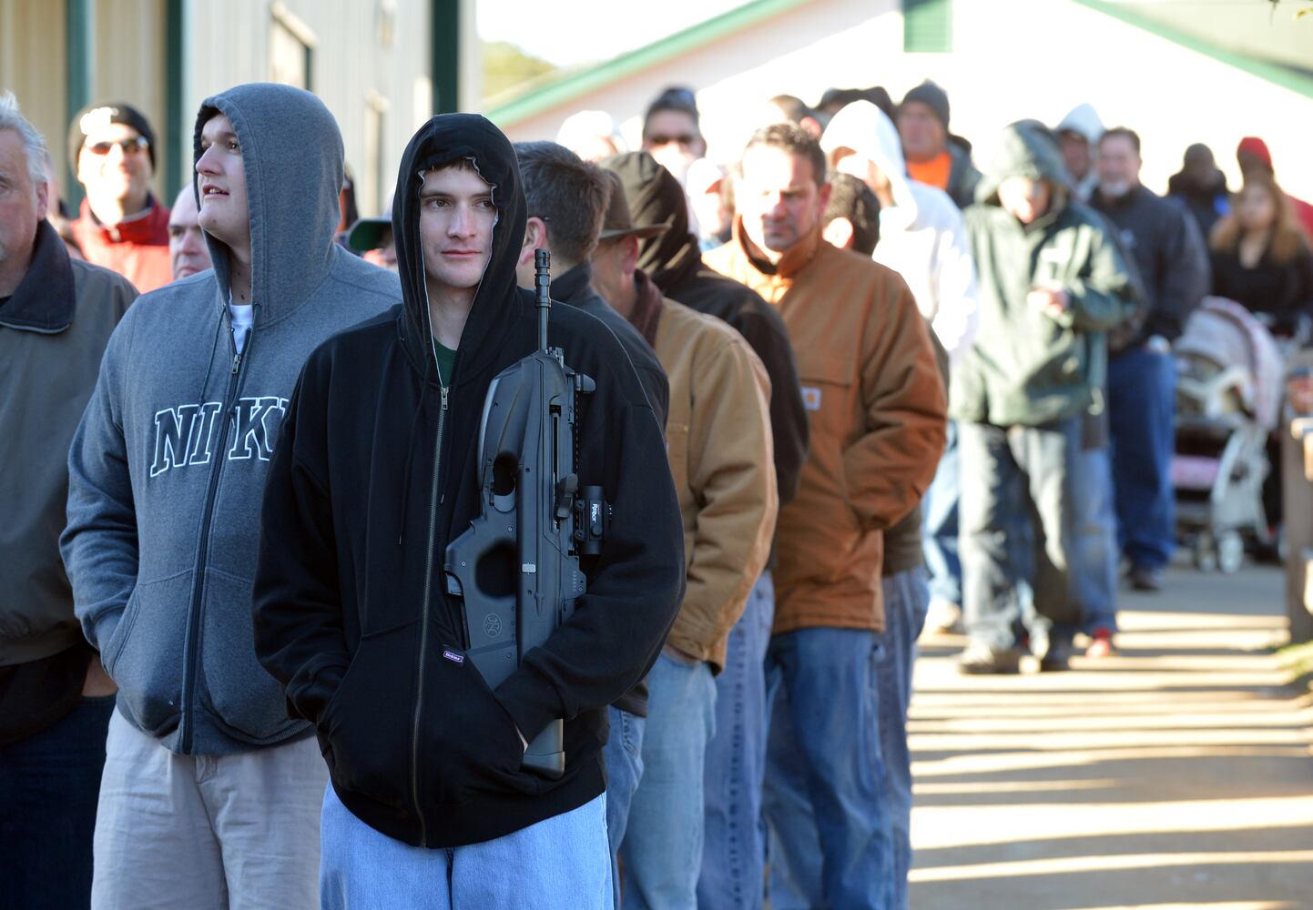 Long lines at Cobb gun show