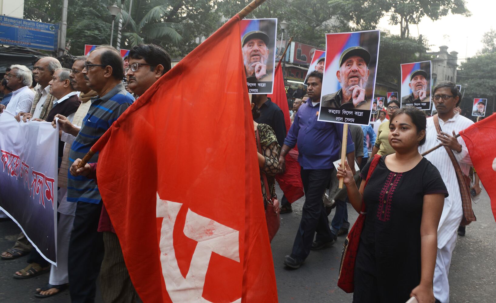 World reacts to Fidel Castro's death