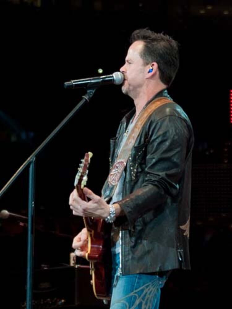 Gary Allan at RodeoHouston 2013