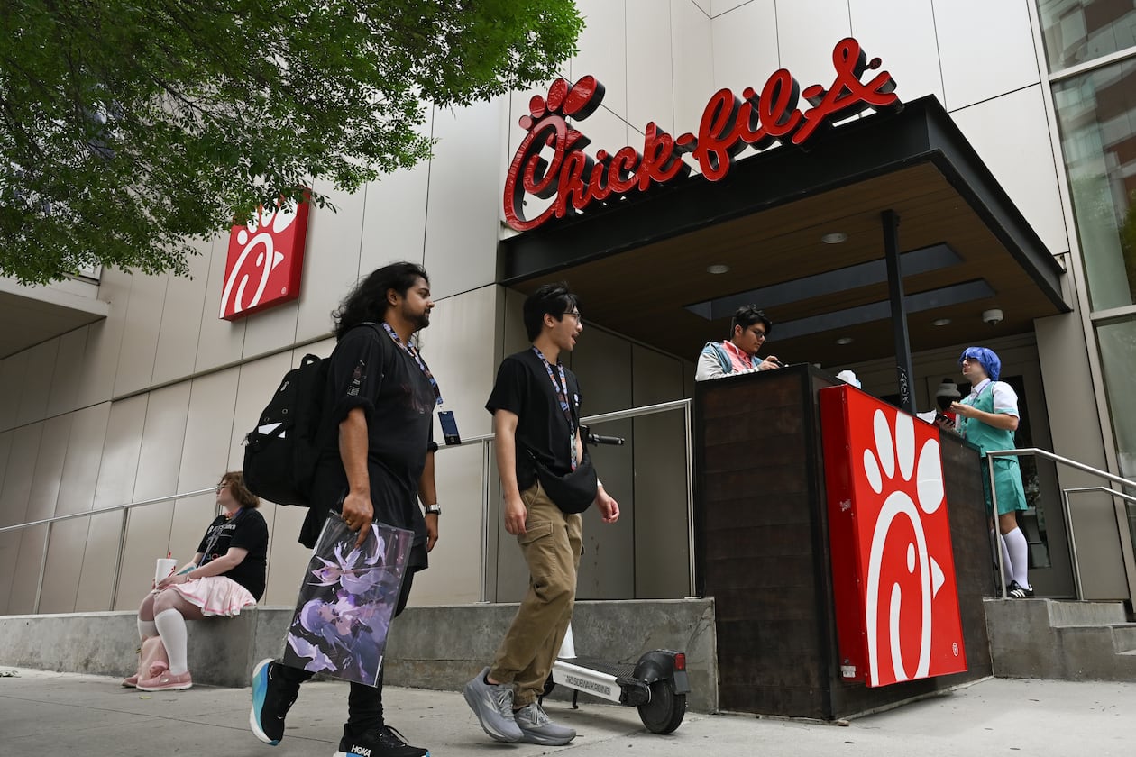Convention attendees visit an Atlanta Chick-fil-A on Friday, May 22, 2026. Jersey Mike's knocked the College Park-based chain from No. 1 in the American Customer Satisfaction Index after Chick-fil-A topped the survey for 11 years. (Tyler Sun for the AJC)