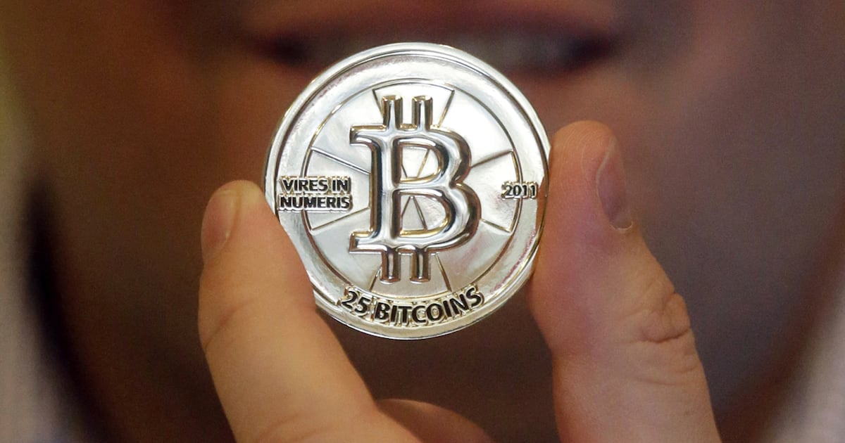 Bitcoin alcanzando un nuevo máximo histórico
