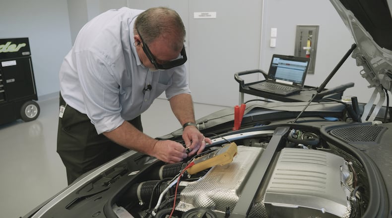 Porsche Cars North America is launching a program that uses augmented reality technology to handle car repairs at dealerships across the country.The company is rolling out Tech Live Look, a system that connects Porsche technicians to experts through the use of smartglasses. This system may shorten the time it takes to make repairs by up to 40 percent, according to Porsche officials.