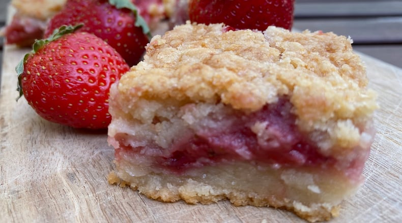Fresh Strawberry Bars adapted from "Toaster Oven Takeover" by Roxanne Wyss and Kathy Moore (Simon & Schuster, 2021). (Ligaya Figueras / ligaya.figueras@ajc.com)