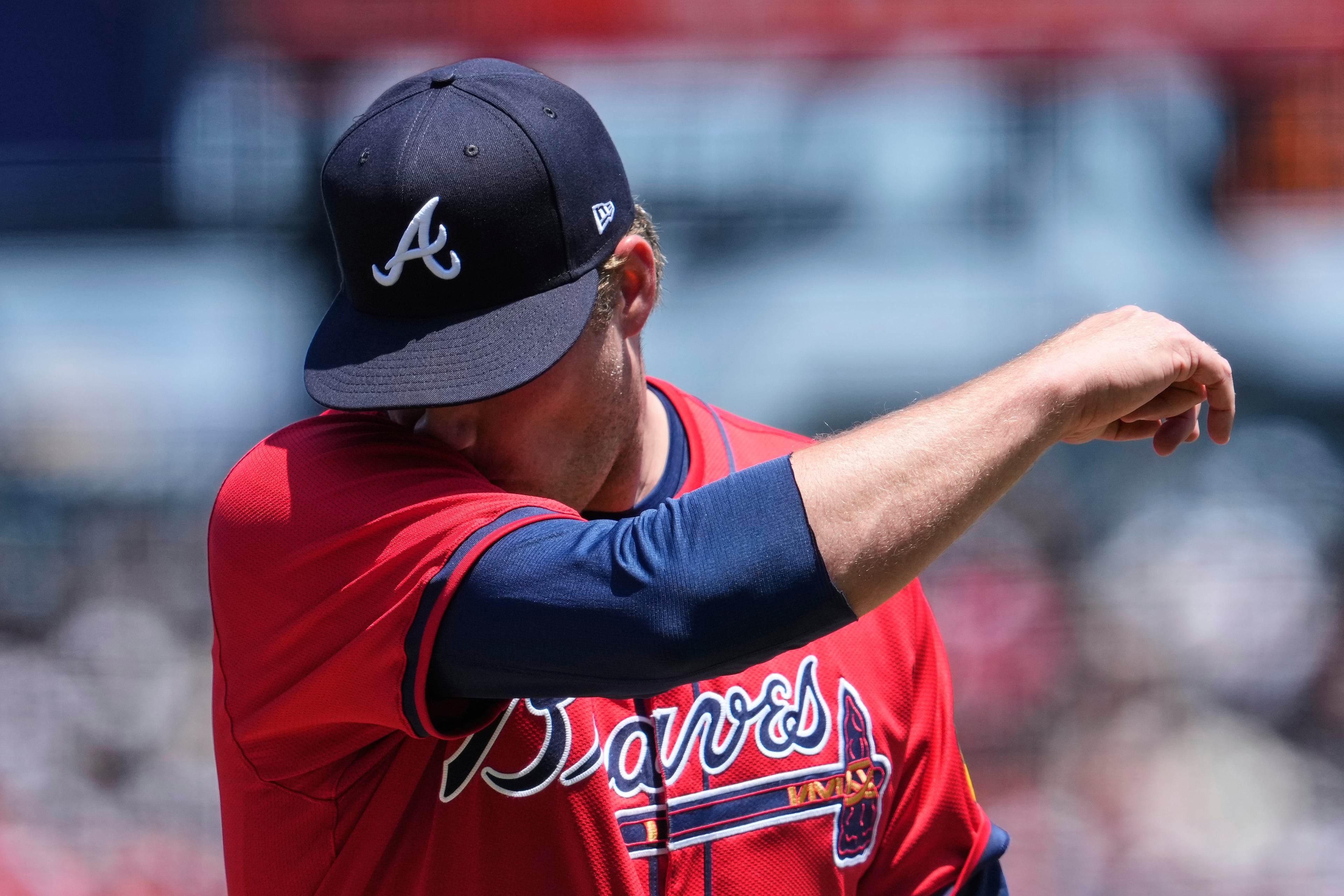 Atlanta Braves' Bryce Elder walks to the dugout after pitching against the San Francisco Giants in the second inning of a baseball game Saturday, June 7, 2025, in San Francisco. (AP Photo/Godofredo A. Vásquez)