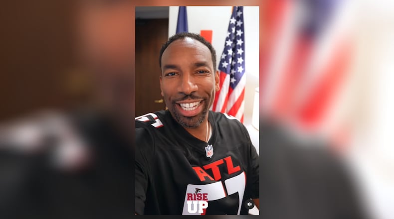 Atlanta Mayor Andre Dickens is challenging the New Orleans mayor to bet over the Falcons-Saints game. (Screengrab from Twitter)