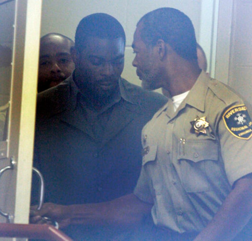 Vick pleads guilty to state dogfighting charges