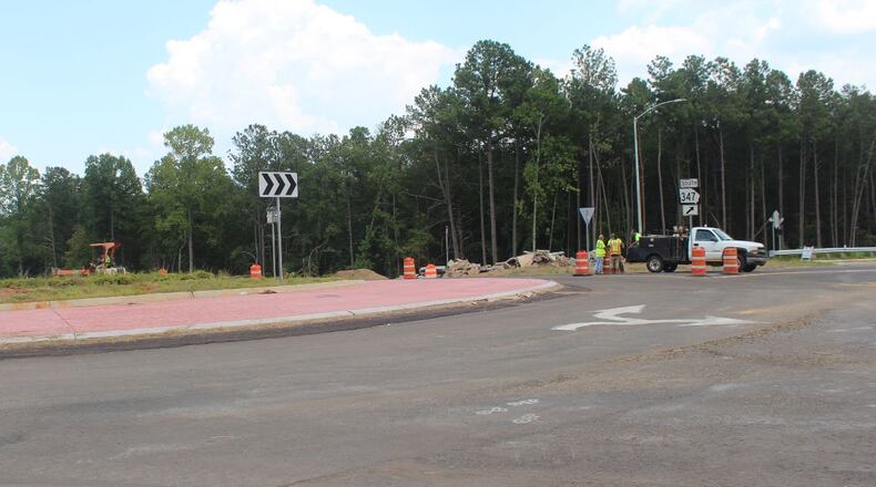 Construction crews working for GDOT will conduct single lane closures on Ga. 347/Lanier Islands Parkway from Holiday Marina to McEver Road through the end of Jan. (Courtesy GDOT)