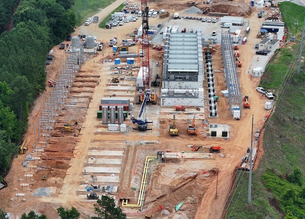 An aerial view of off-grid generators being installed at a data center in Covington on Thursday, June 25, 2026. (Hyosub Shin/AJC)