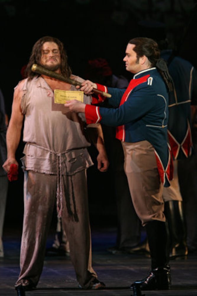 Former Bulldog leads 'Les Miserables' at Fox Theatre