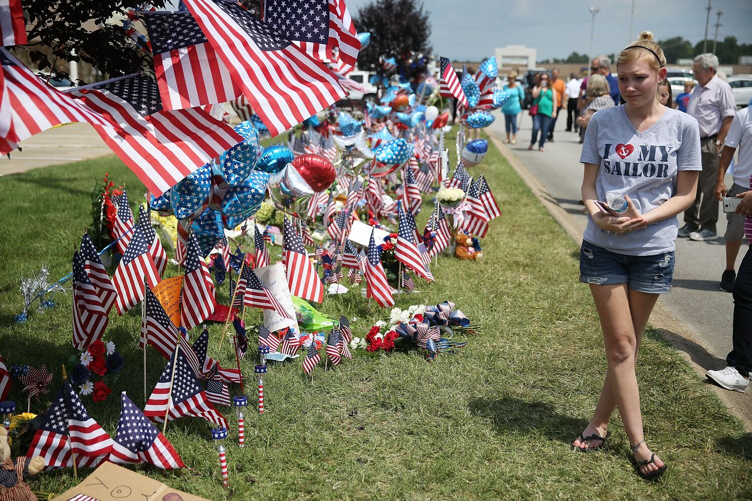 Memorial setup for Chattanooga shooting victims