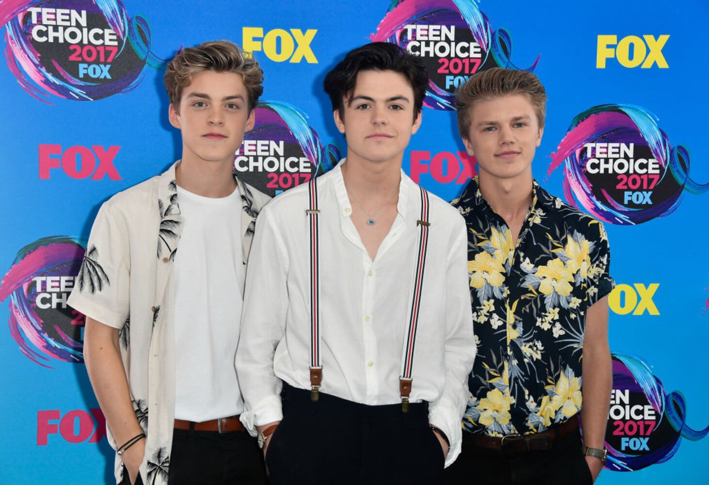 2017 teen choice awards red carpet
