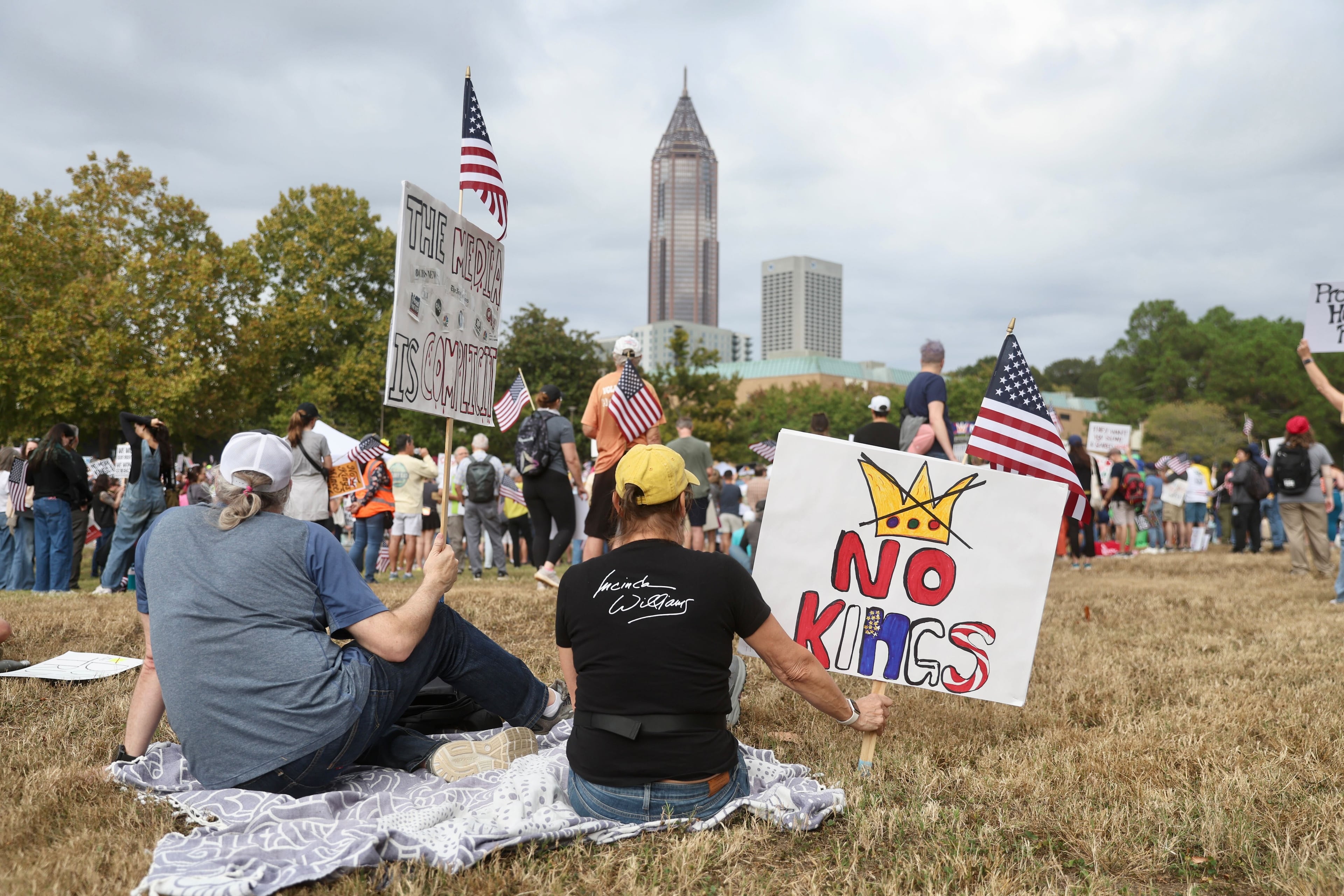 Hundreds attended a "No Kings" rally at the Atlanta Civic Center on Saturday (Abbey Cutrer / AJC)