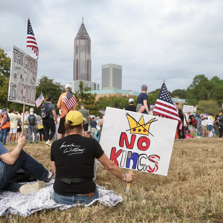 Hundreds attended a "No Kings" rally at the Atlanta Civic Center on Saturday (Abbey Cutrer / AJC)