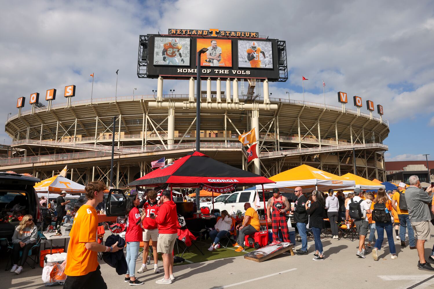 111923 bulldogs photo