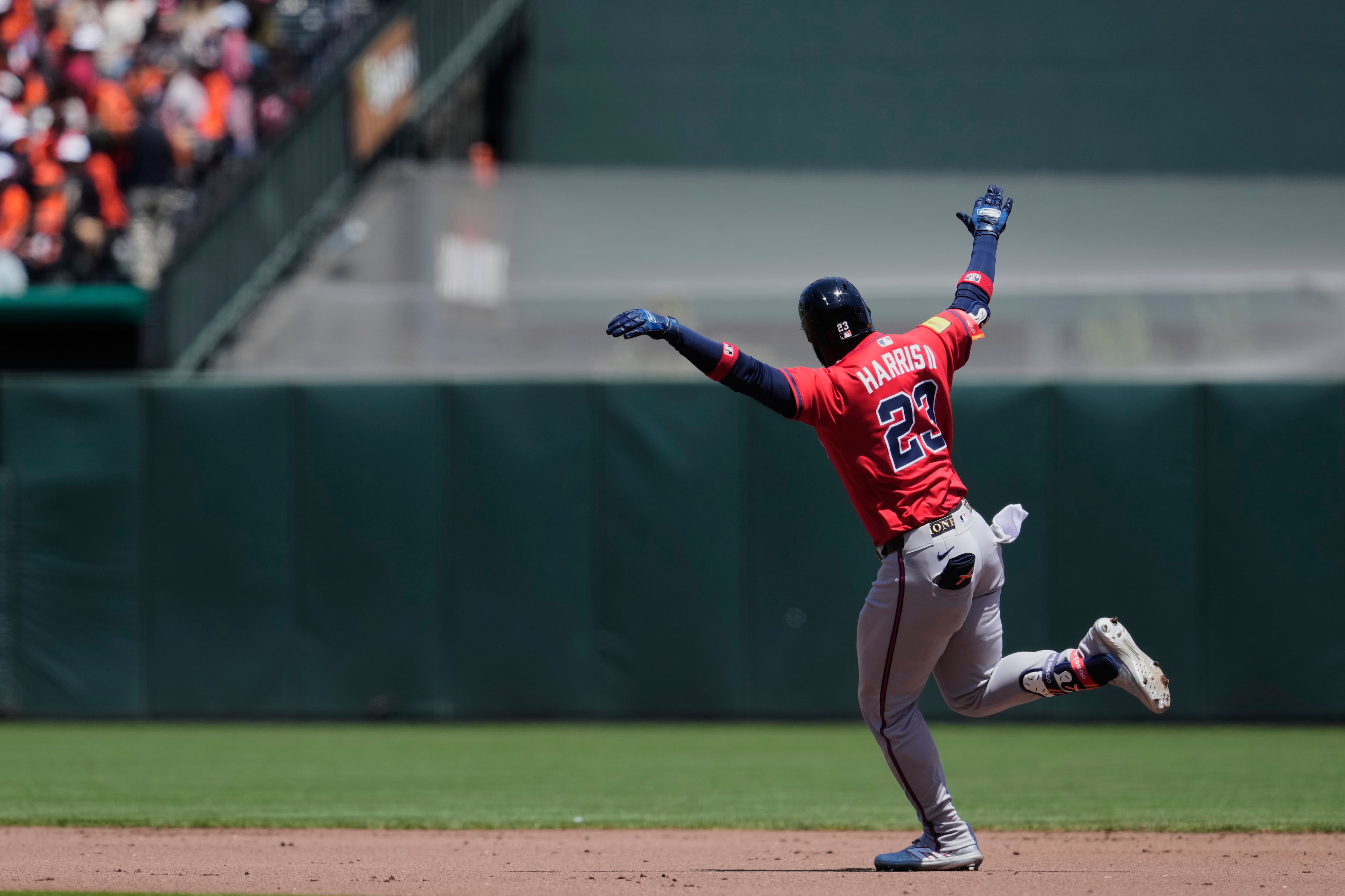 Atlanta Braves' Michael Harris II runs the bases after hitting a solo home run during the fifth inning of a baseball game against the San Francisco Giants, Saturday, June 7, 2025, in San Francisco. (AP Photo/Godofredo A. Vásquez)