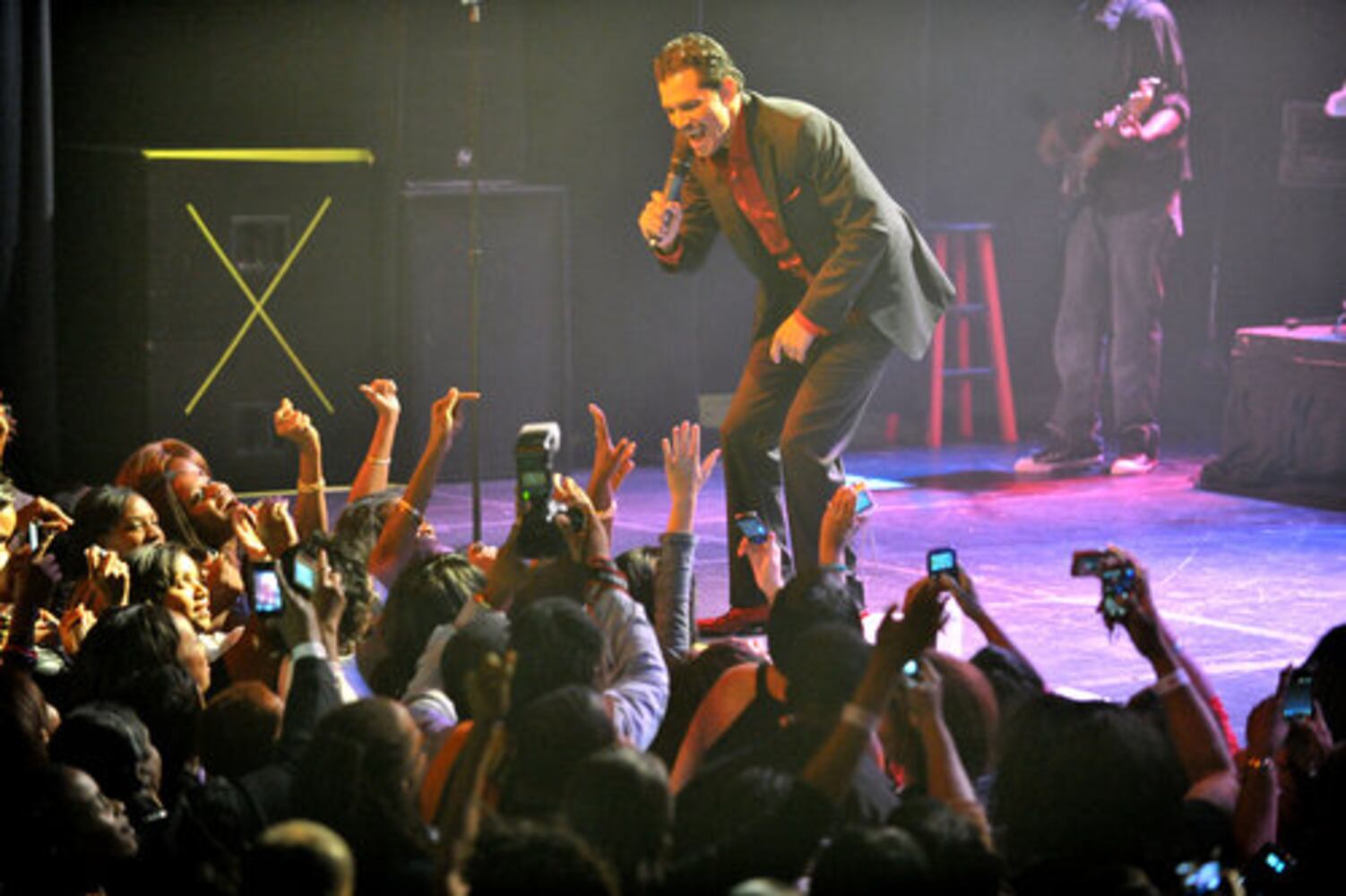 El DeBarge performs at Center Stage
