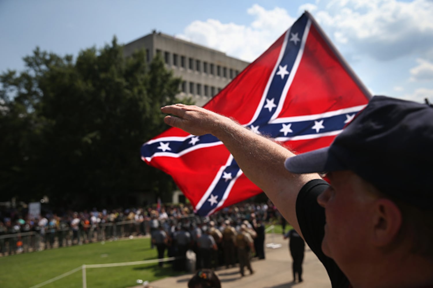 KKK rallies at South Carolina Statehouse